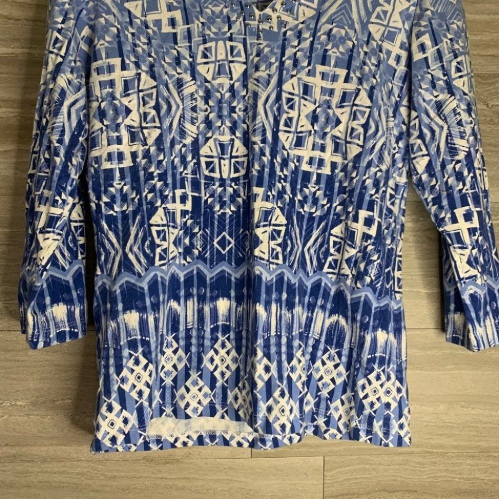 Women’s Ruby Rd. Geometric Blouse - Picture 2 of 7